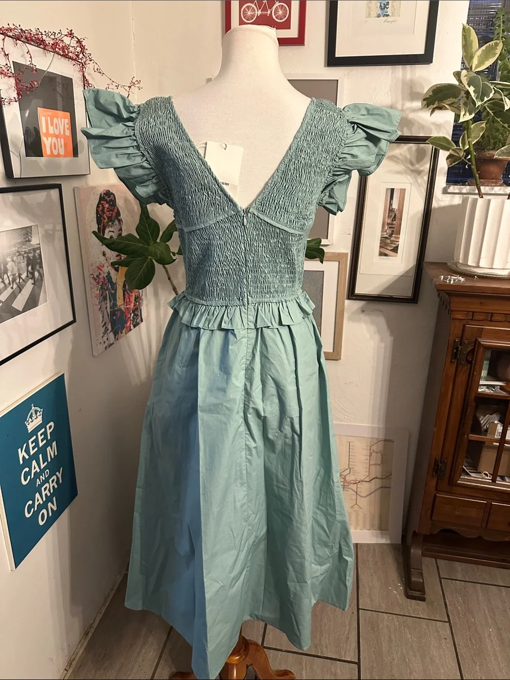 Aureum Robin Smocked Flutter Sleeve Midi Dress in Sage Small NWT - Picture 8 of 16